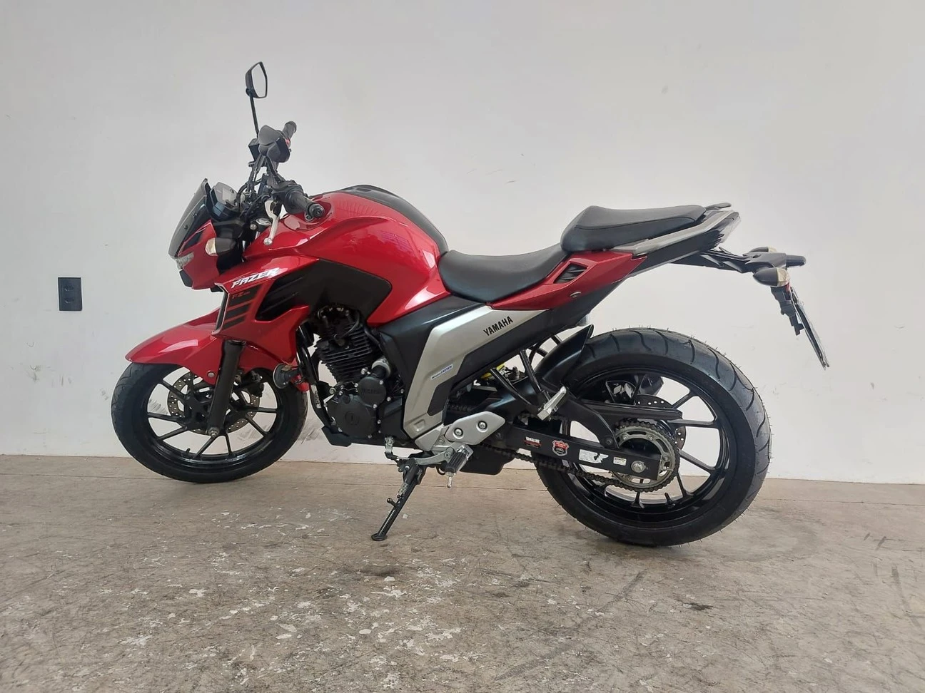 YAMAHA FZ25 FAZER ABS