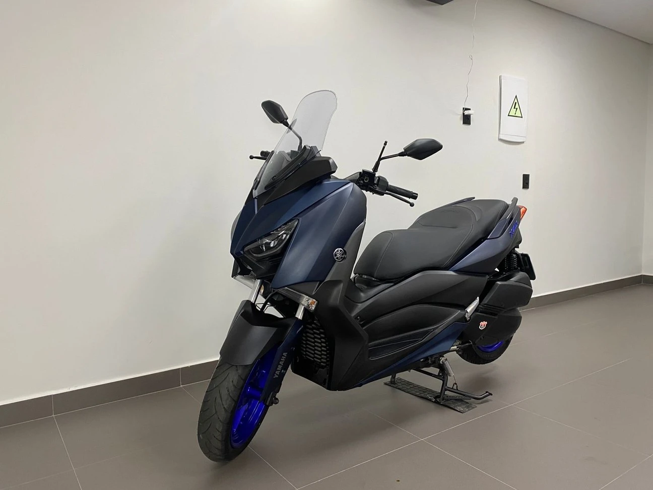 YAMAHA XMAX ABS