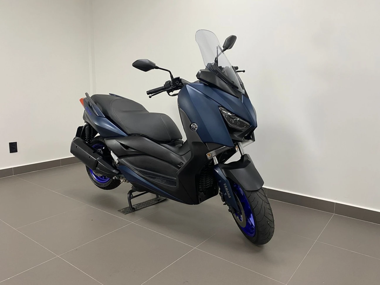 YAMAHA XMAX ABS