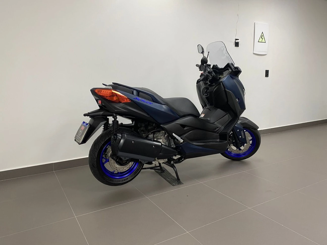 YAMAHA XMAX ABS