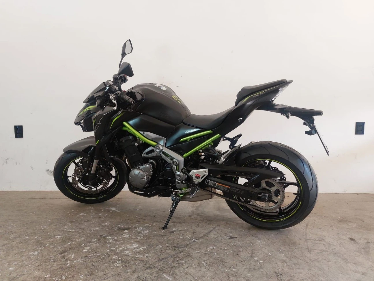 KAWASAKI Z900