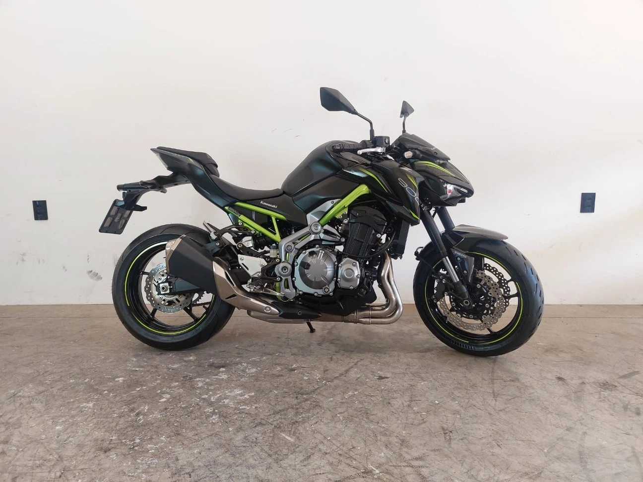 KAWASAKI Z900