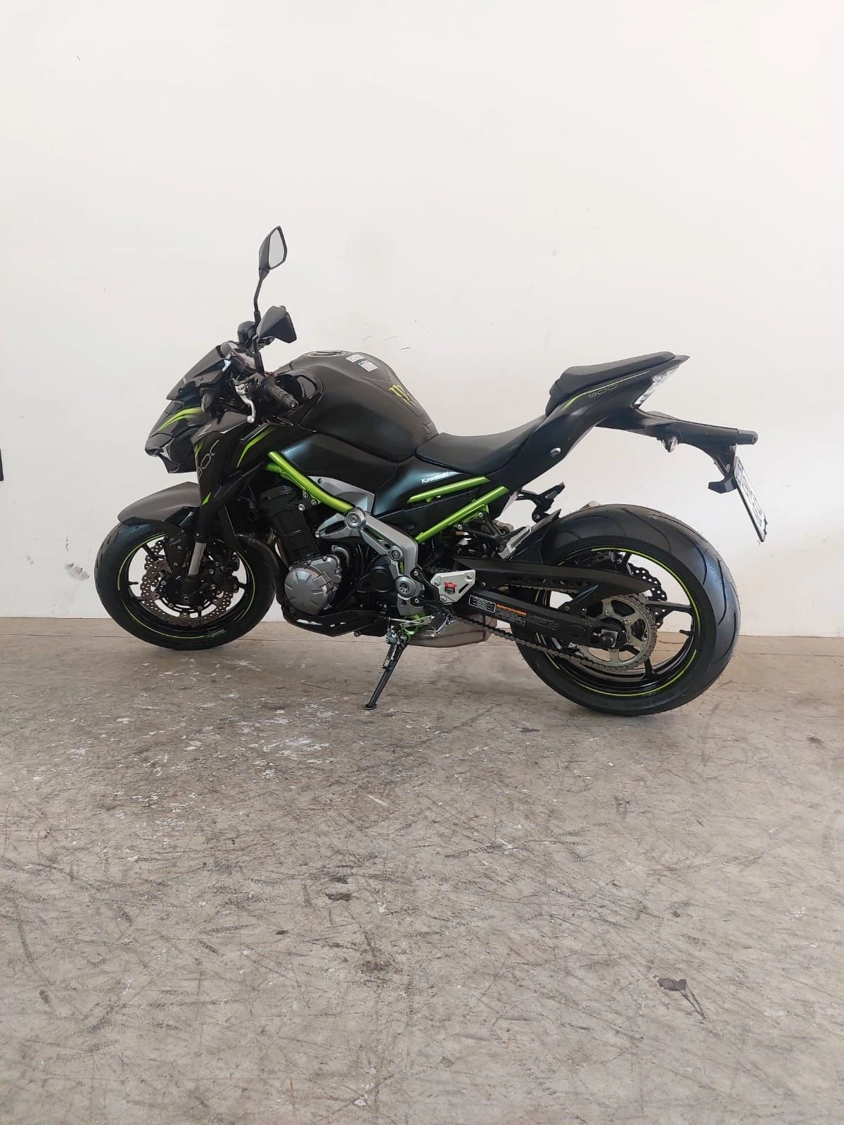 KAWASAKI Z900