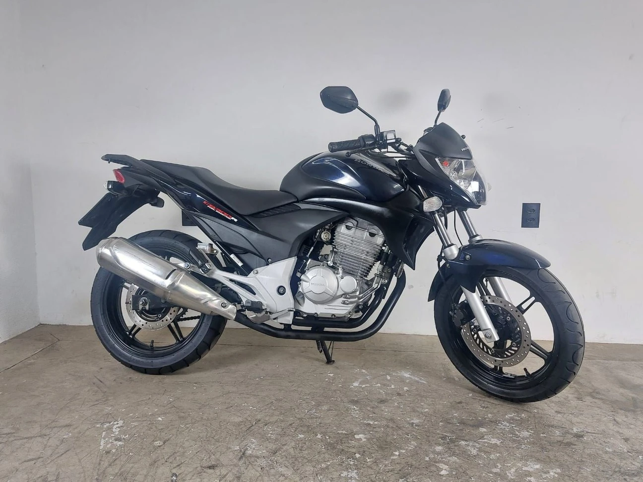 HONDA CB 300R