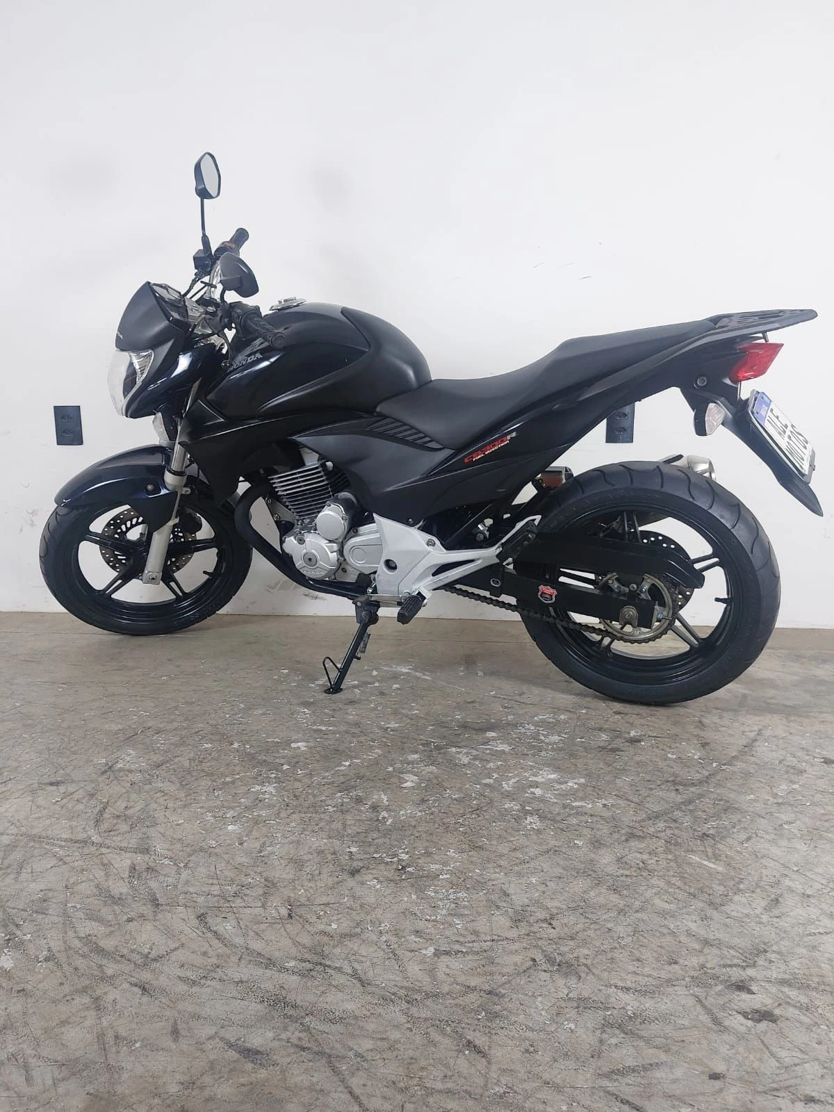 HONDA CB 300R