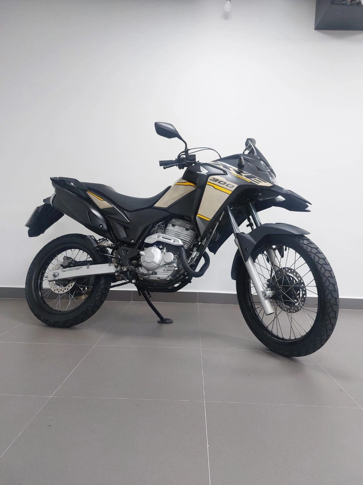 HONDA XRE 300 ADVENTURE