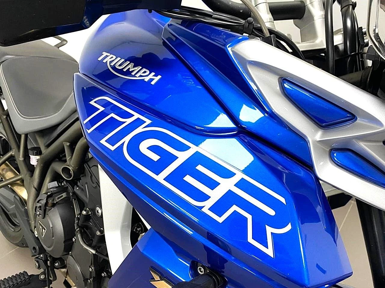 TRIUMPH TIGER 800 XRX