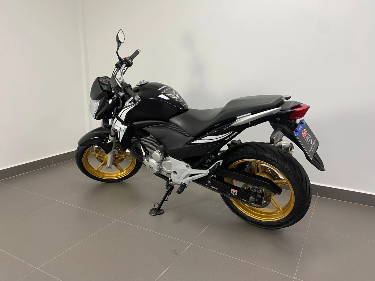 HONDA CB 300R
