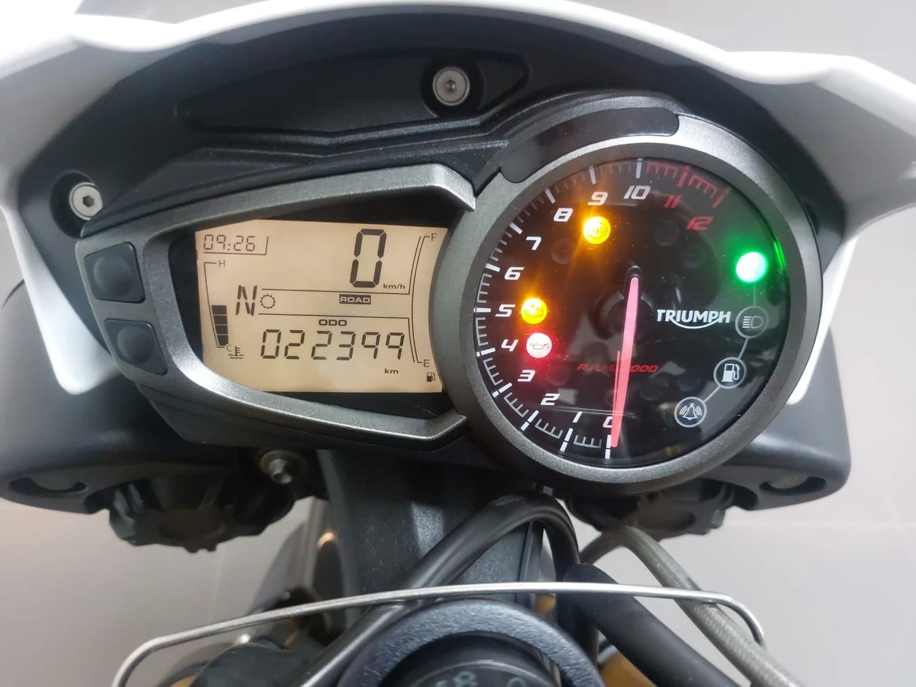 TRIUMPH SPEED TRIPLE R