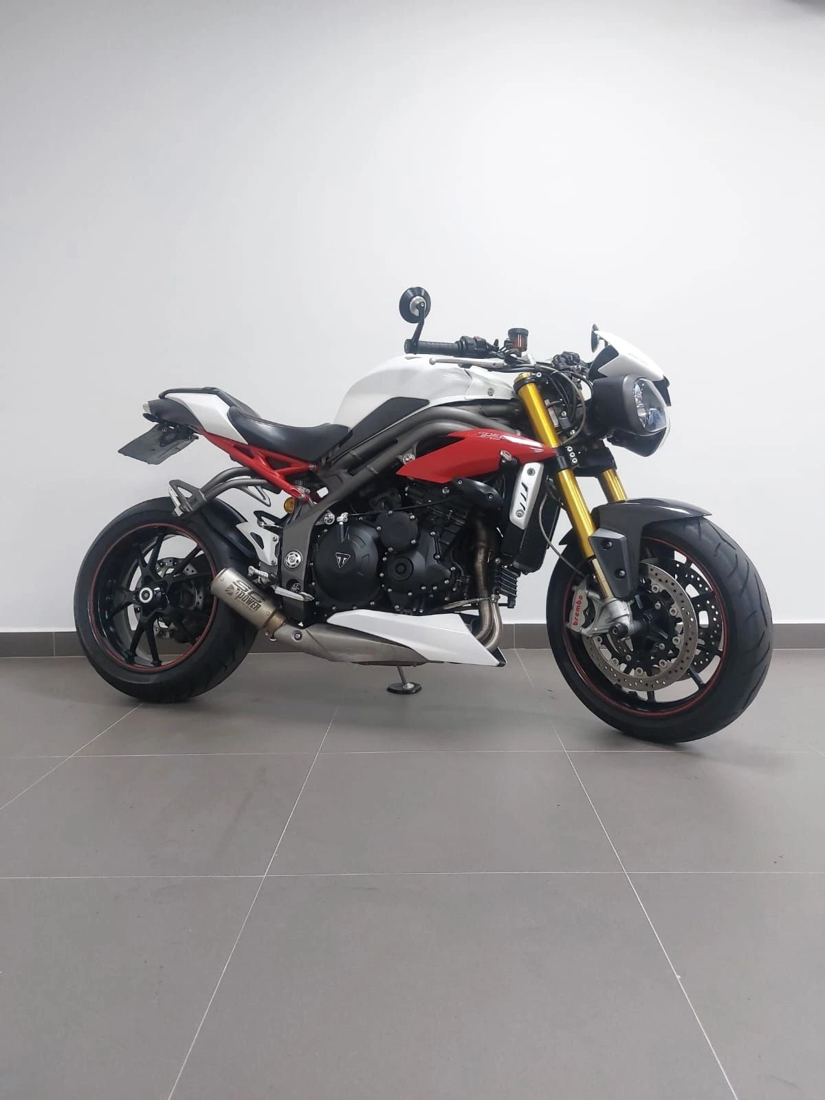 TRIUMPH SPEED TRIPLE R
