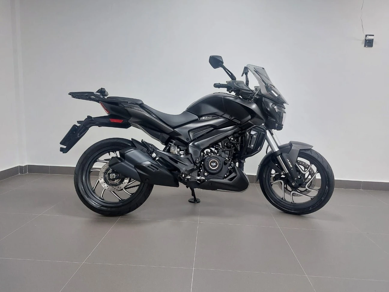 BAJAJ DOMINAR 400