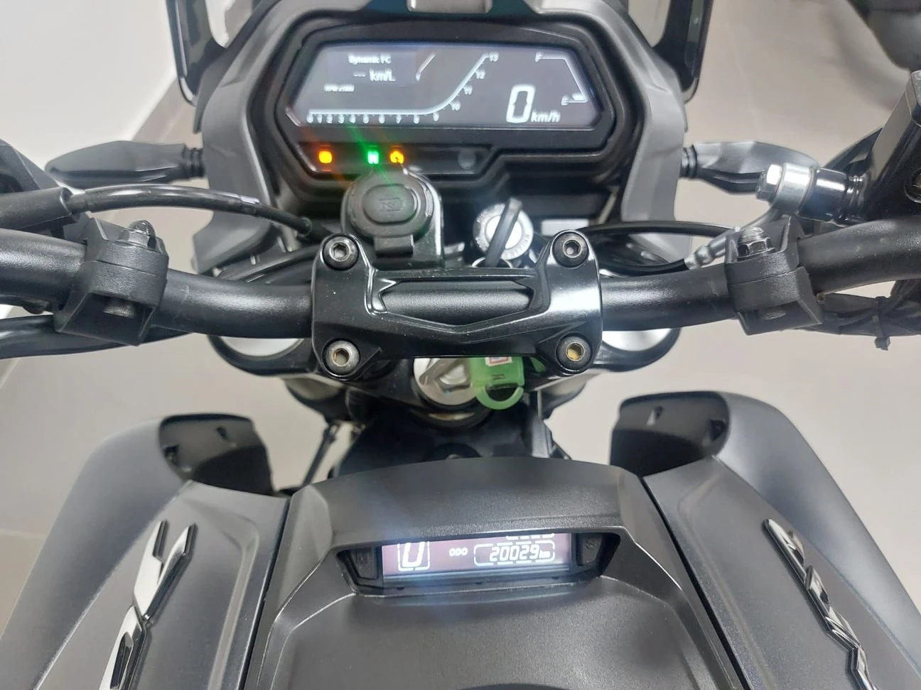 BAJAJ DOMINAR 400