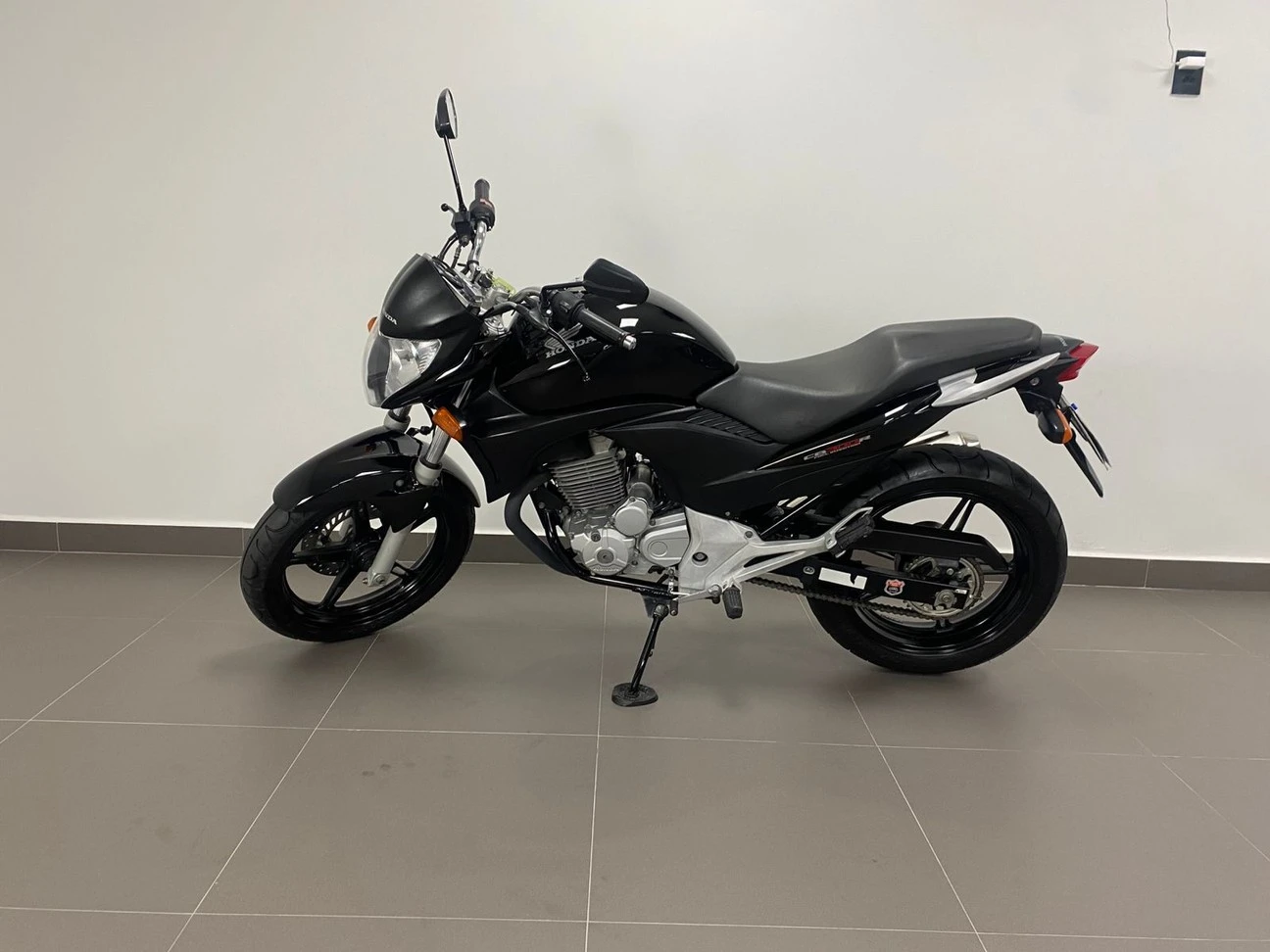 HONDA CB 300R