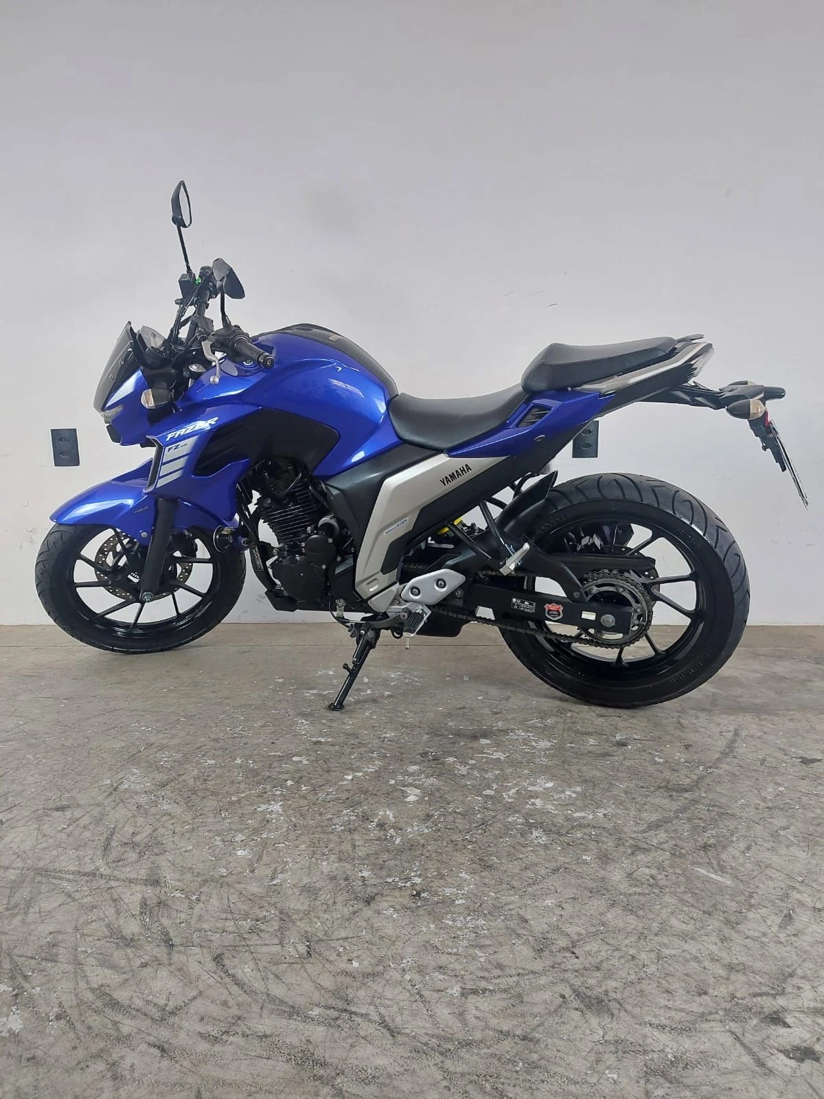 YAMAHA FZ25 FAZER ABS