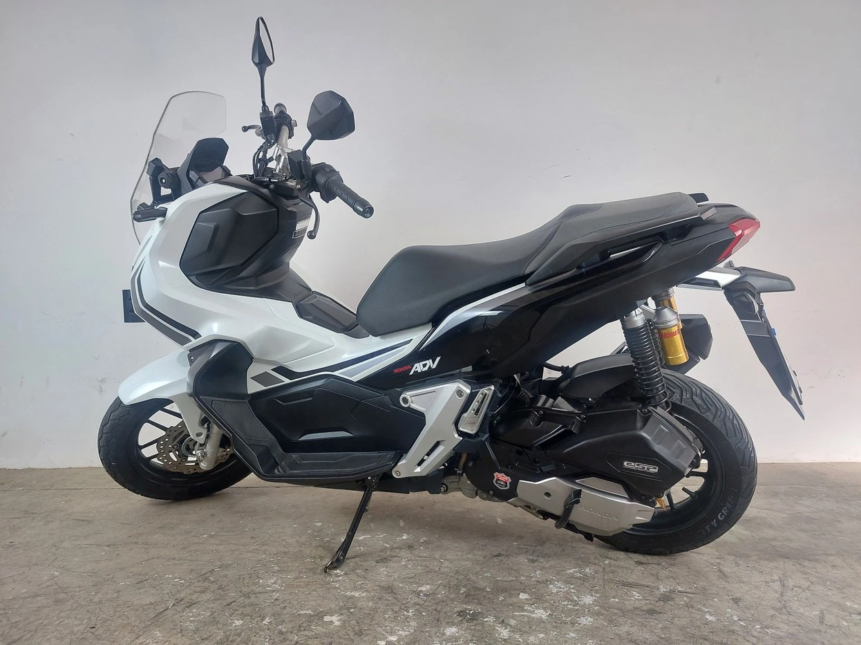 HONDA ADV