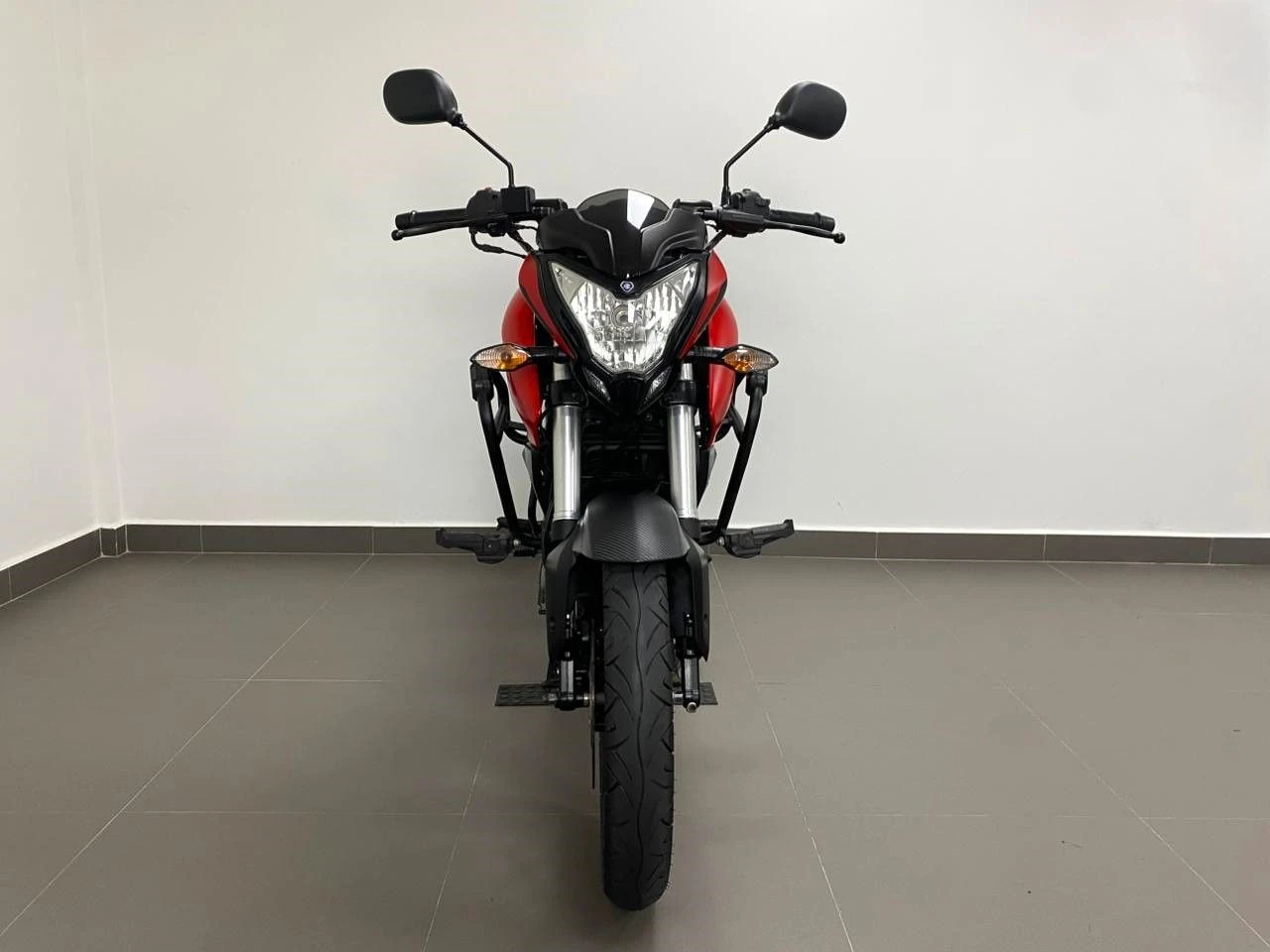BAJAJ DOMINAR 160