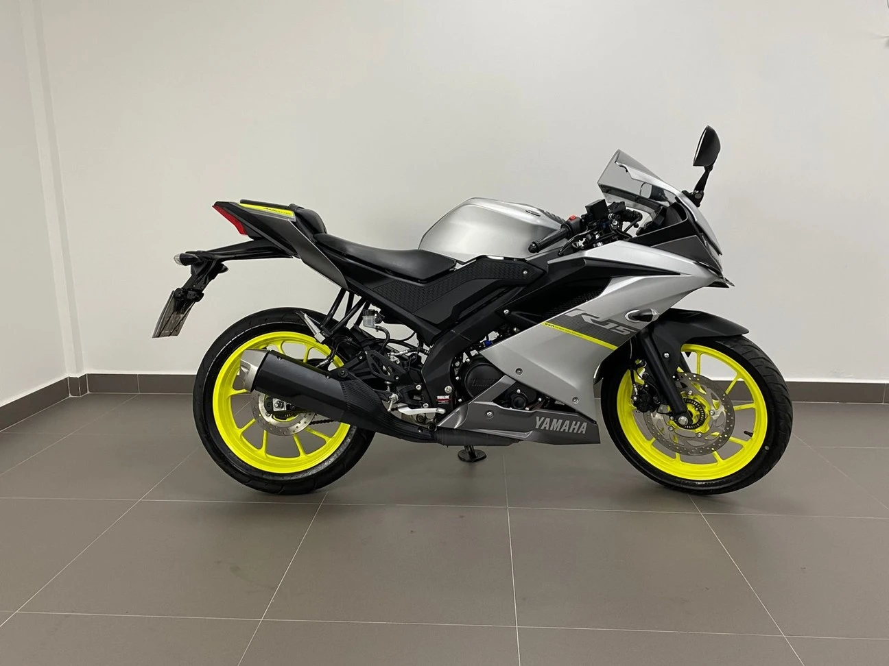 YAMAHA YZF R15