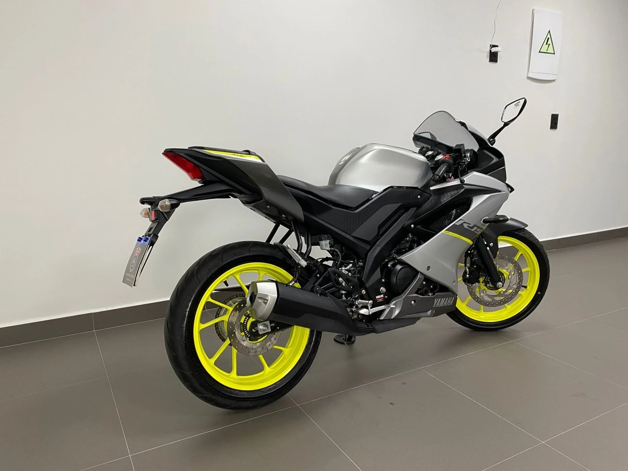 YAMAHA YZF R15