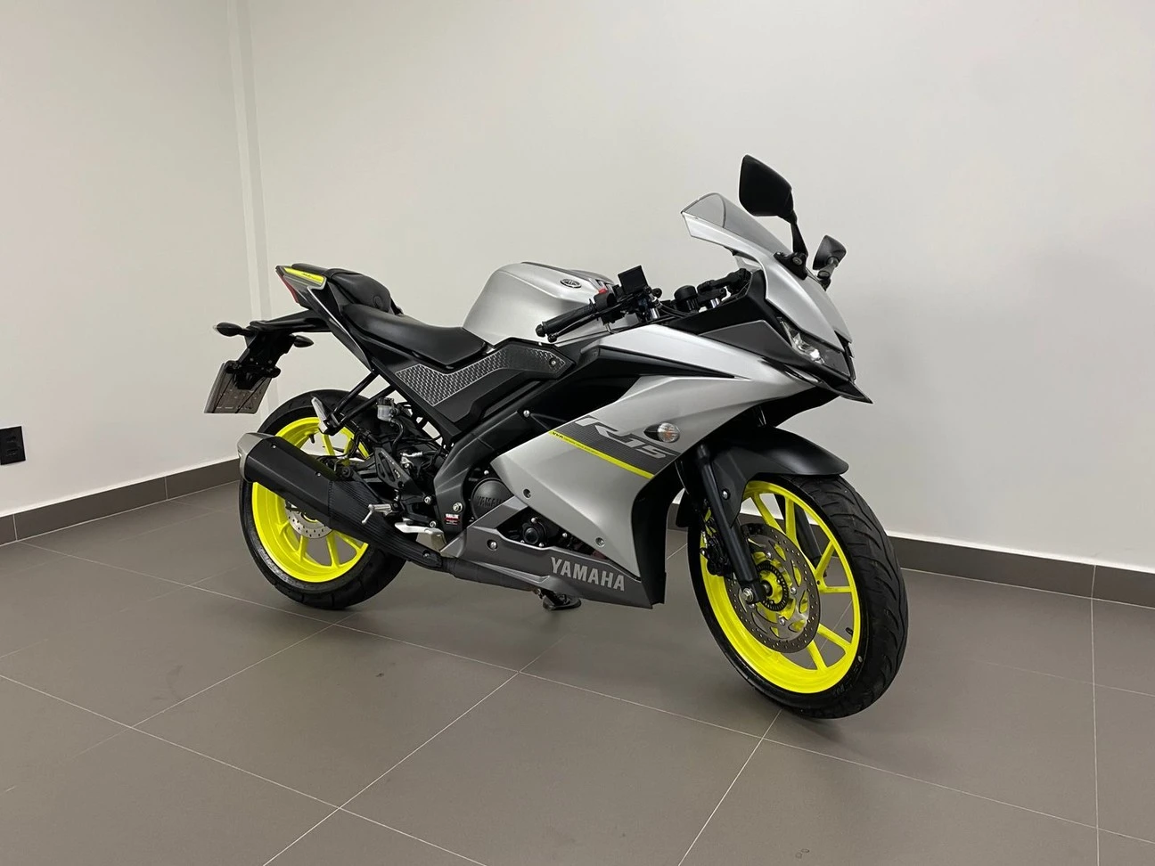 YAMAHA YZF R15