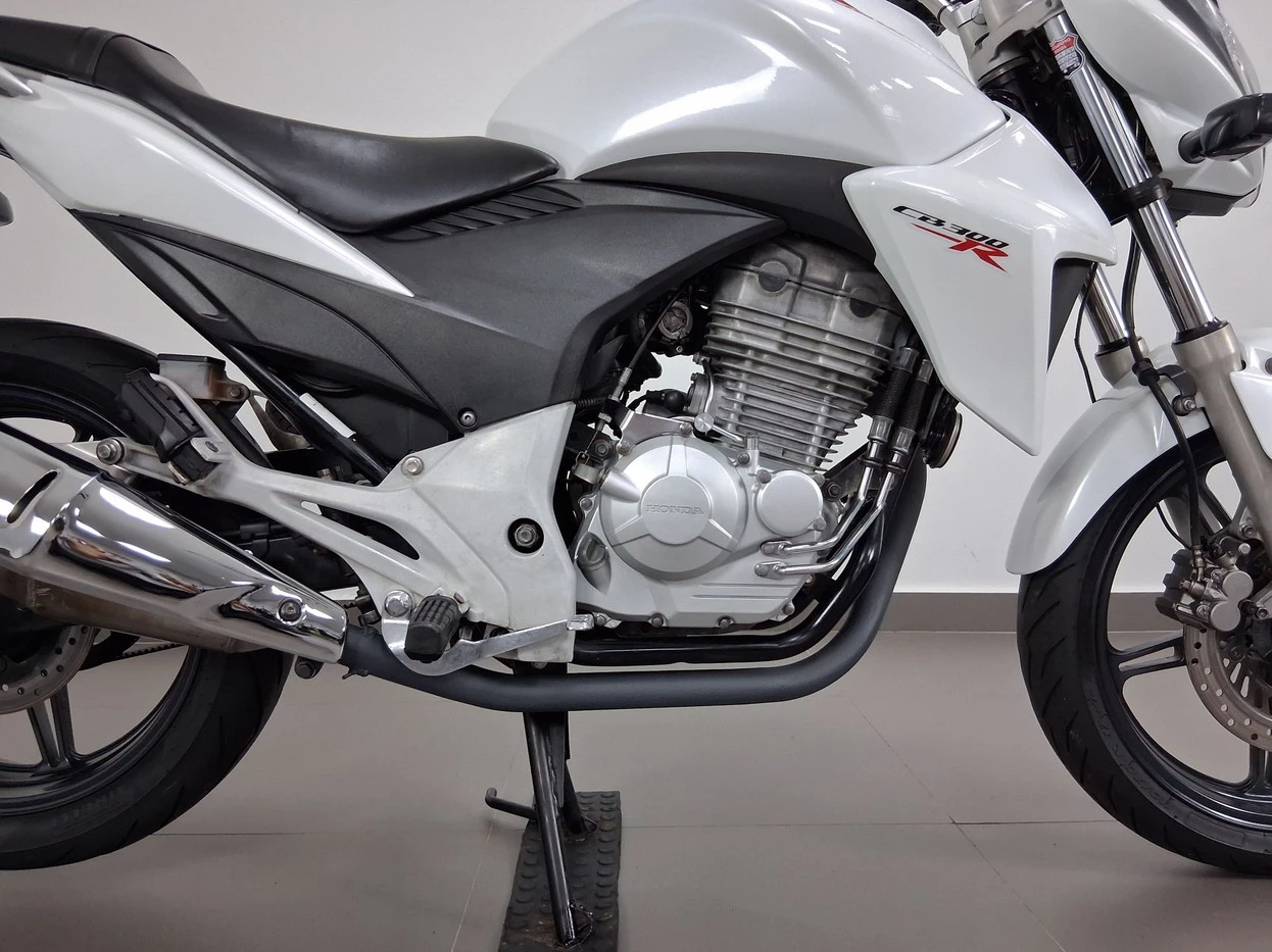 HONDA CB 300R