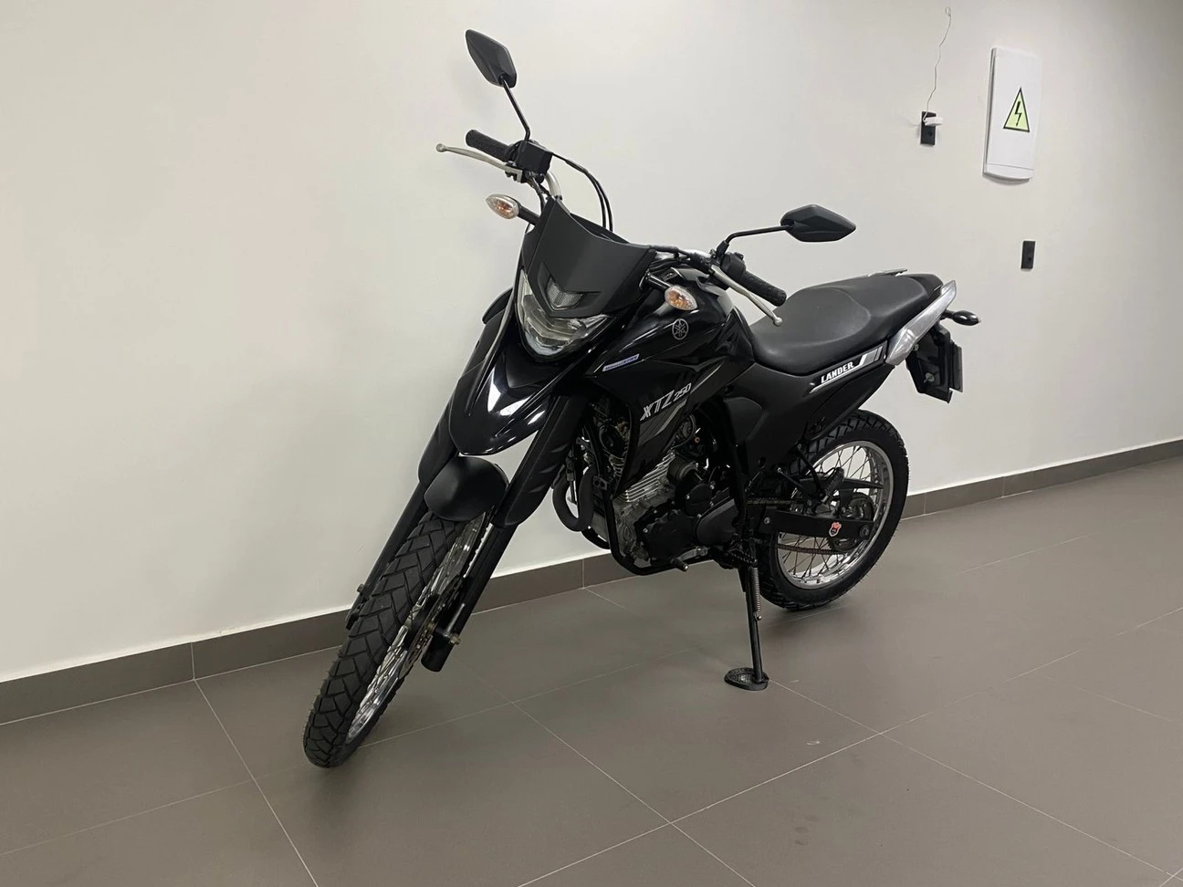 YAMAHA XTZ 250 LANDER CONNECTED