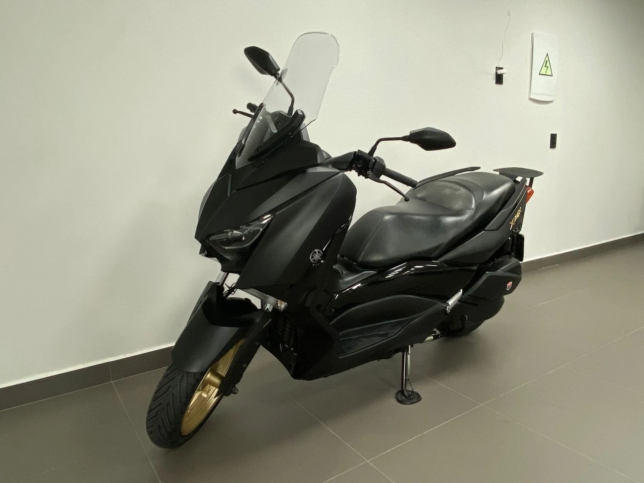 YAMAHA XMAX ABS