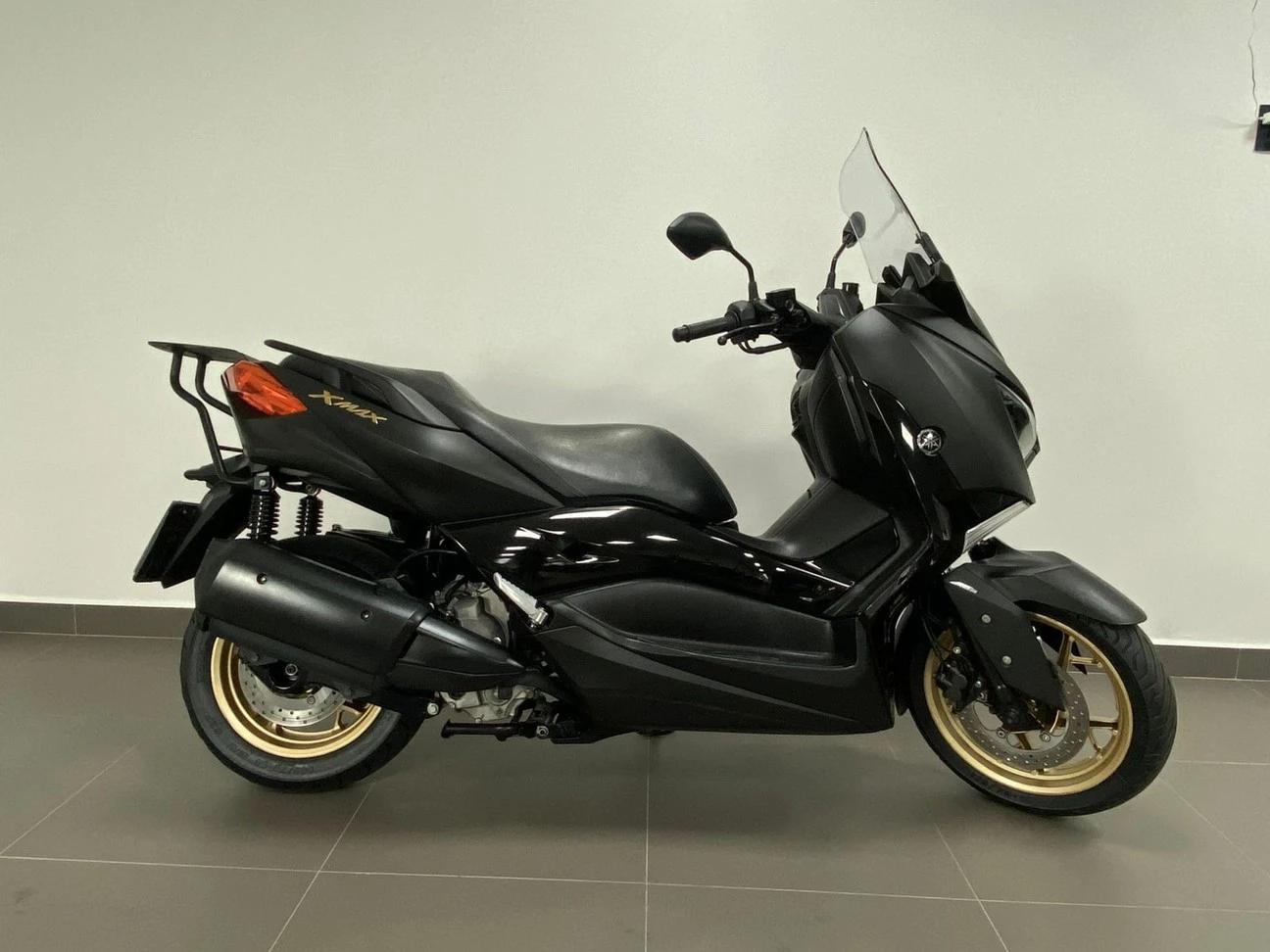 YAMAHA XMAX ABS