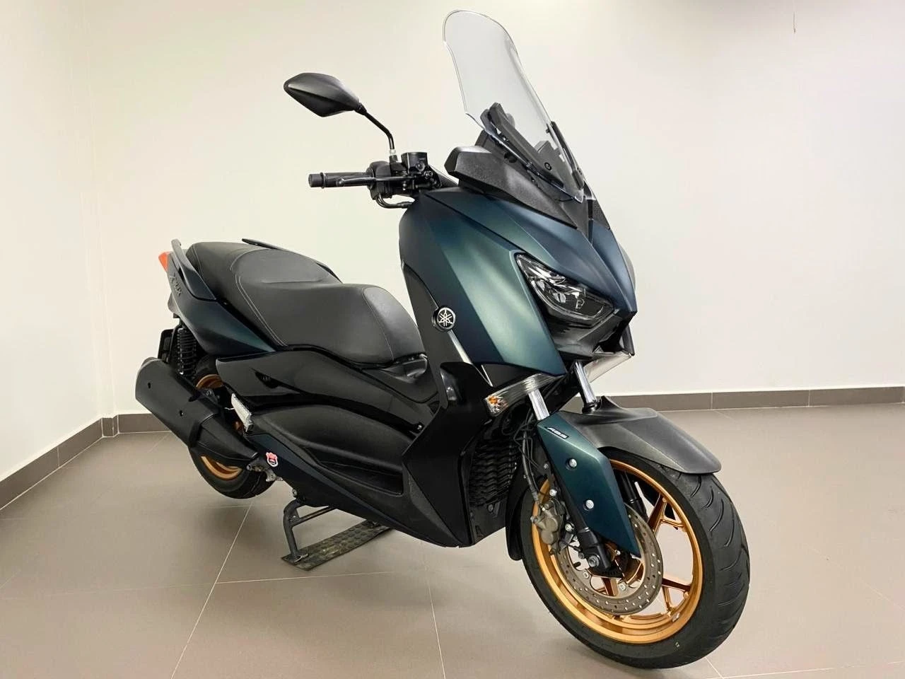 YAMAHA XMAX ABS