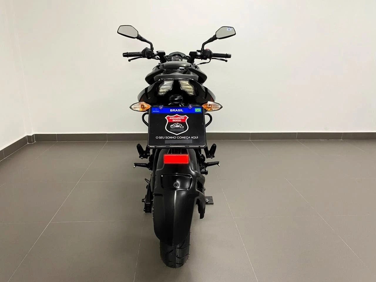 BAJAJ DOMINAR 200