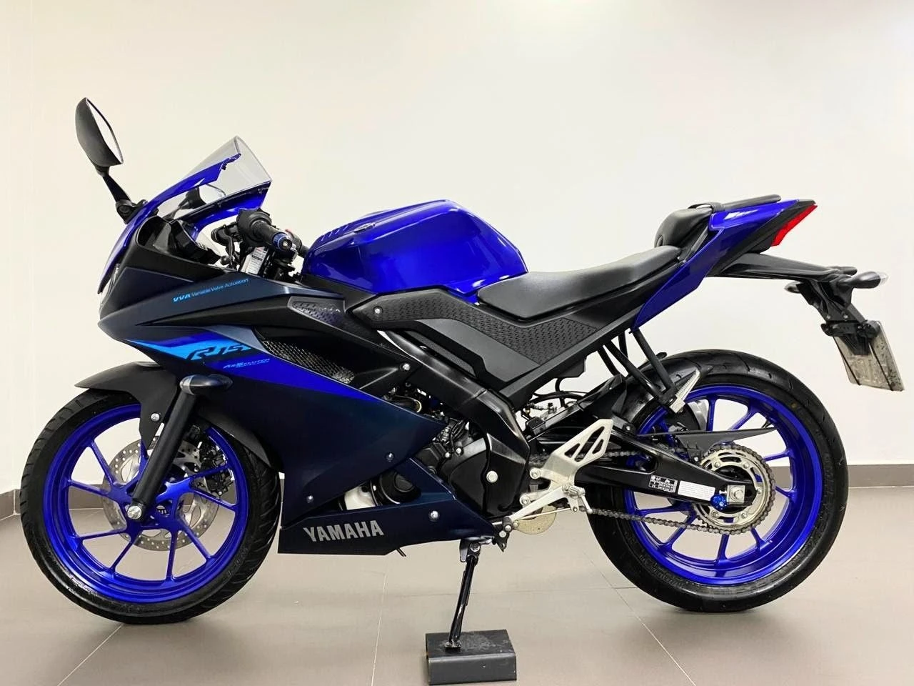 YAMAHA YZF R15
