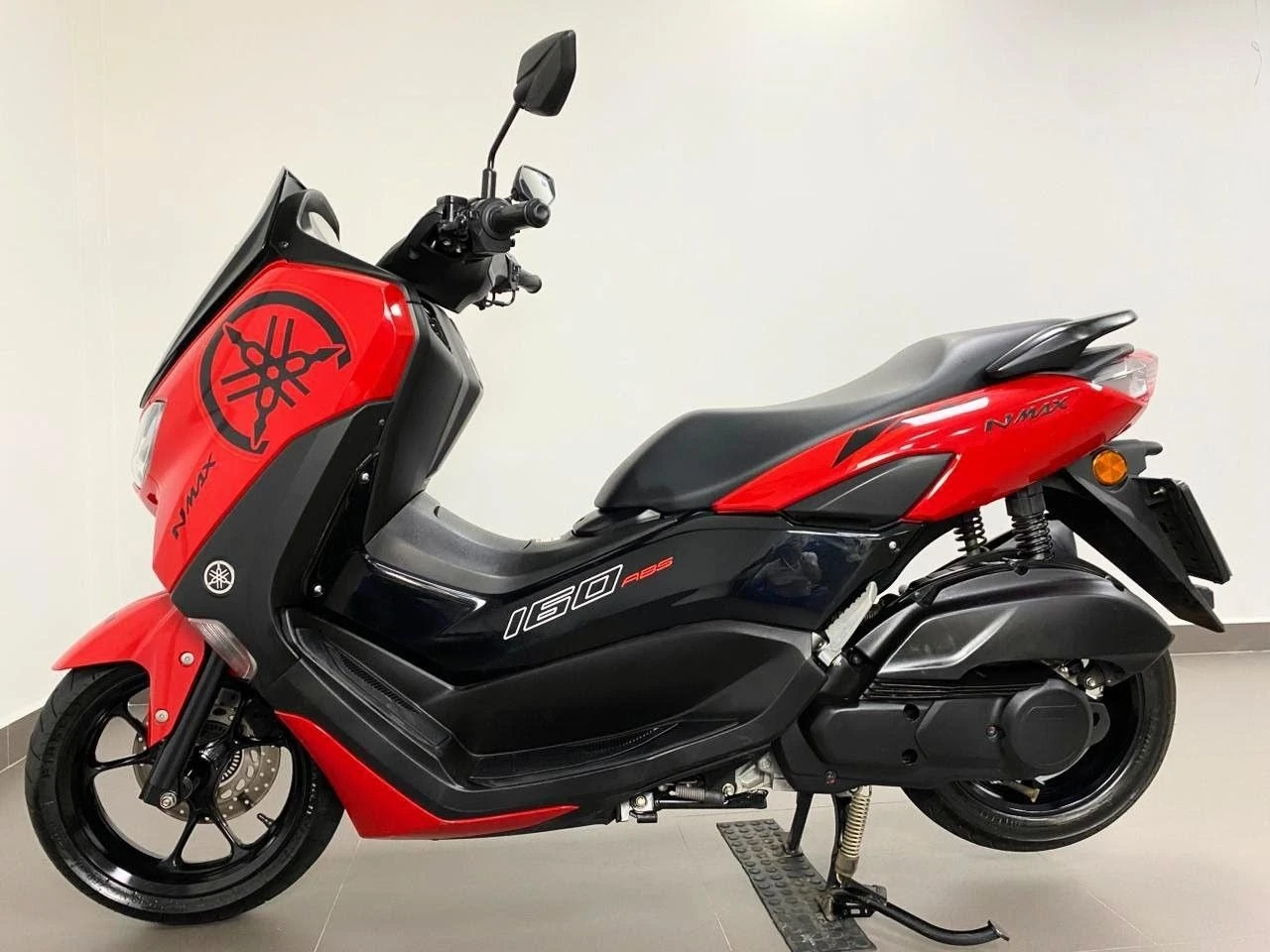 YAMAHA NMAX CONNECTED 160 ABS