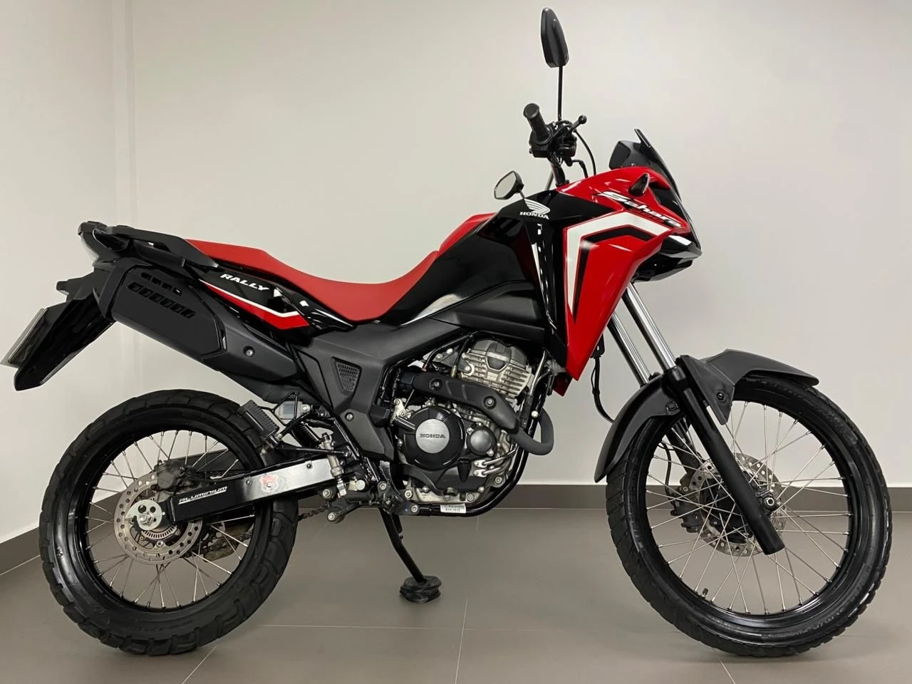 HONDA XRE 300 SAHARA RALLY