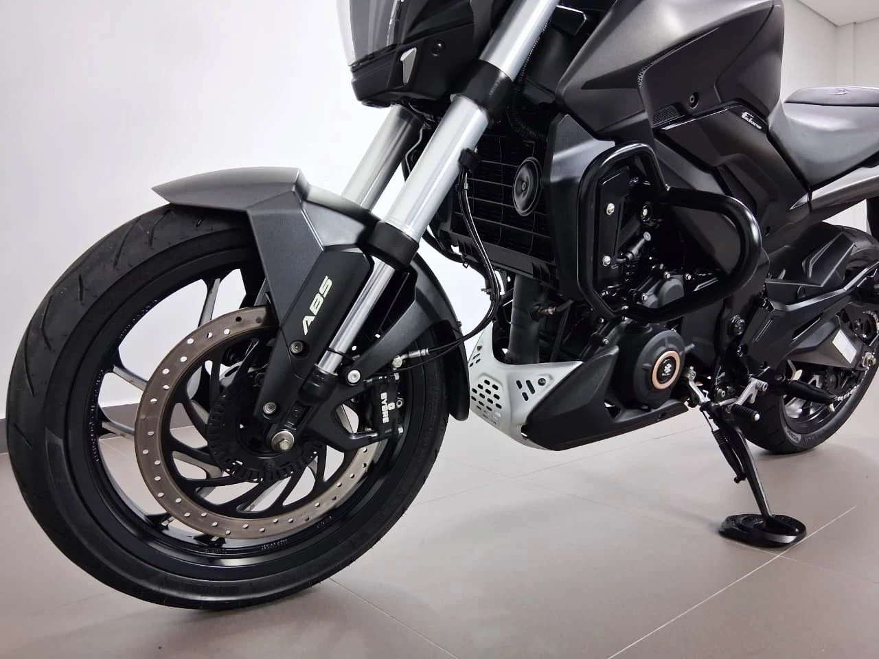 BAJAJ DOMINAR 400