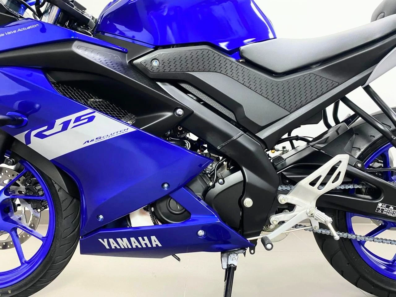 YAMAHA YZF R15
