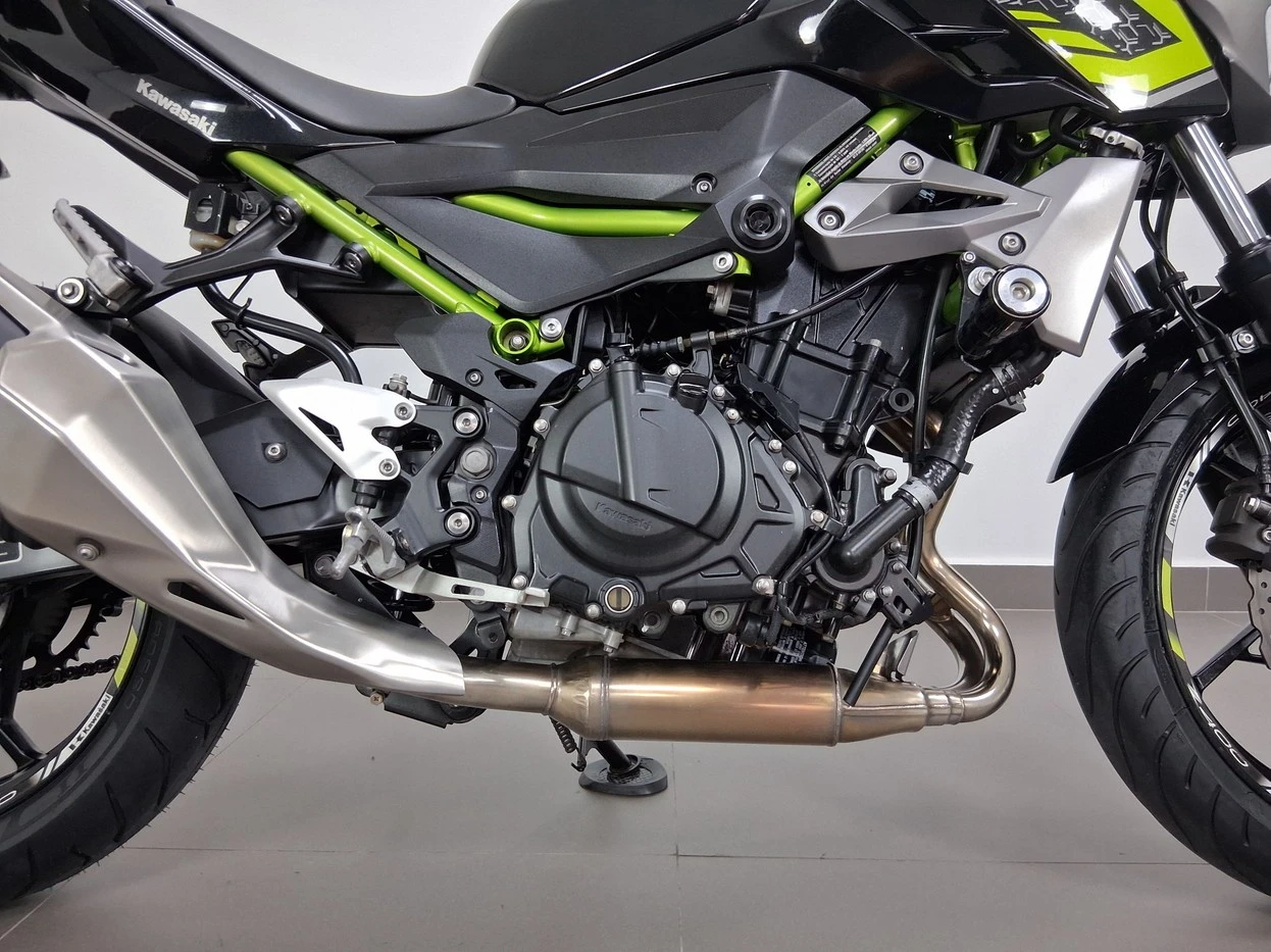 KAWASAKI Z400