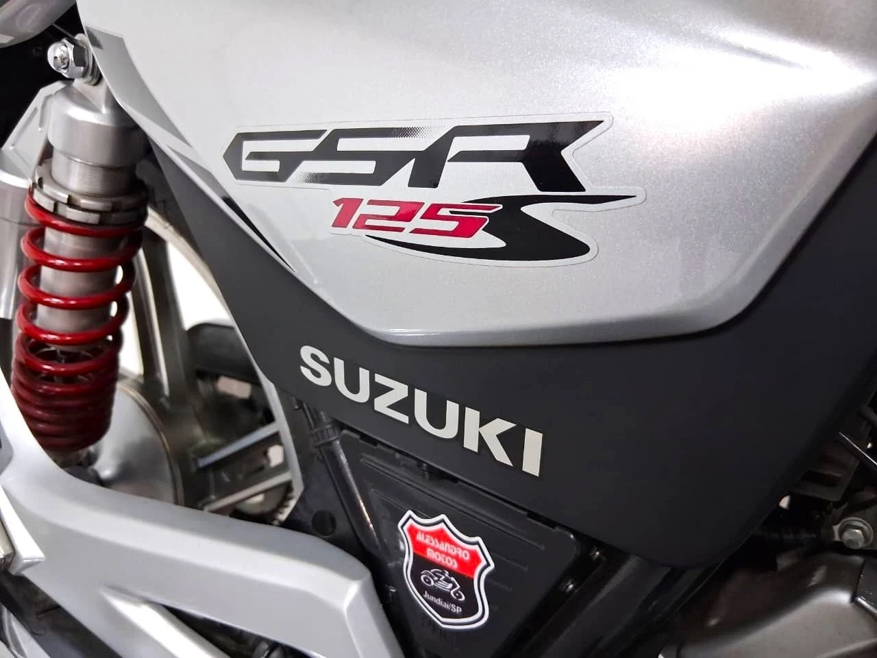 SUZUKI GSR 125 S