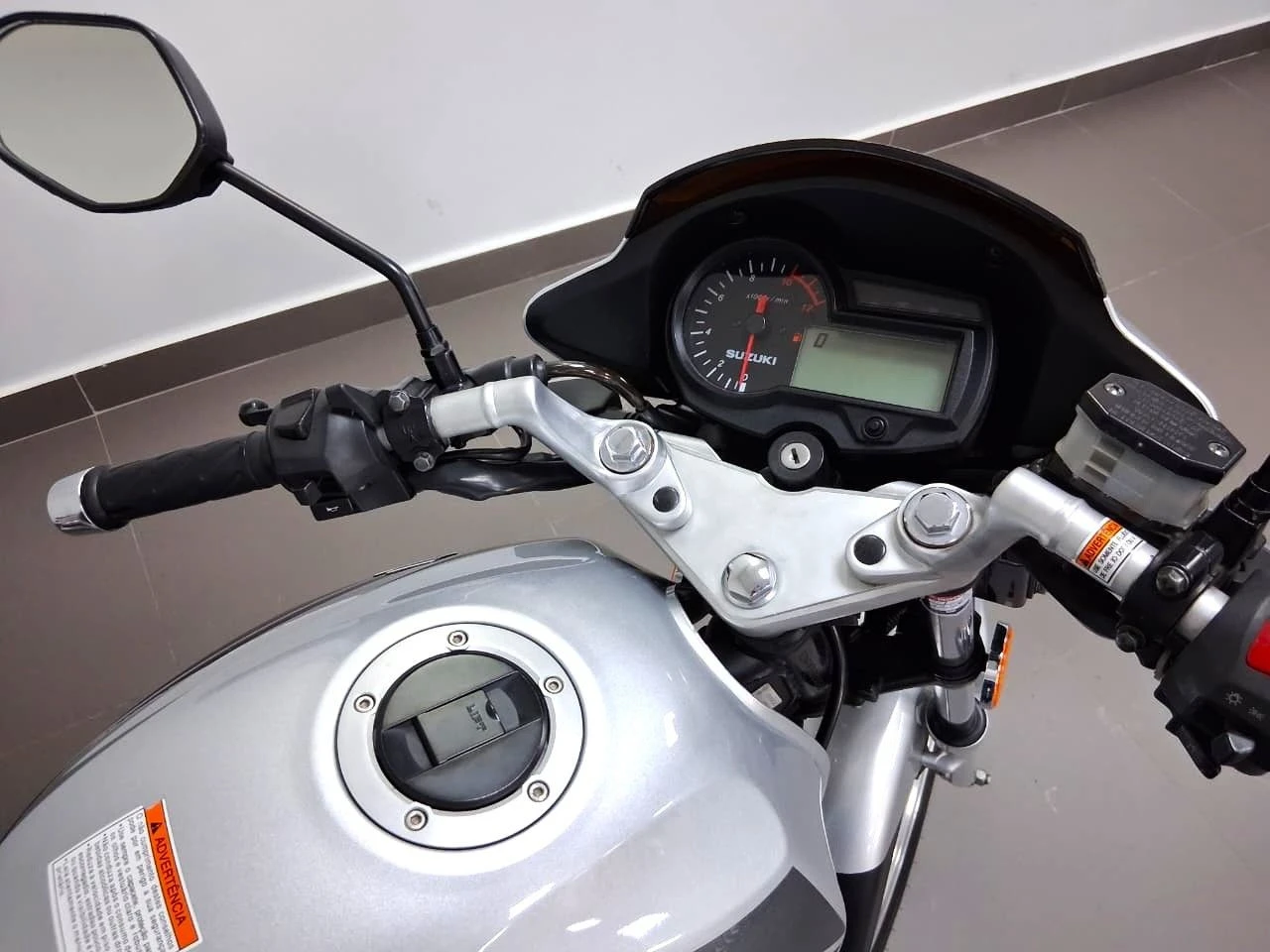 SUZUKI GSR 125 S