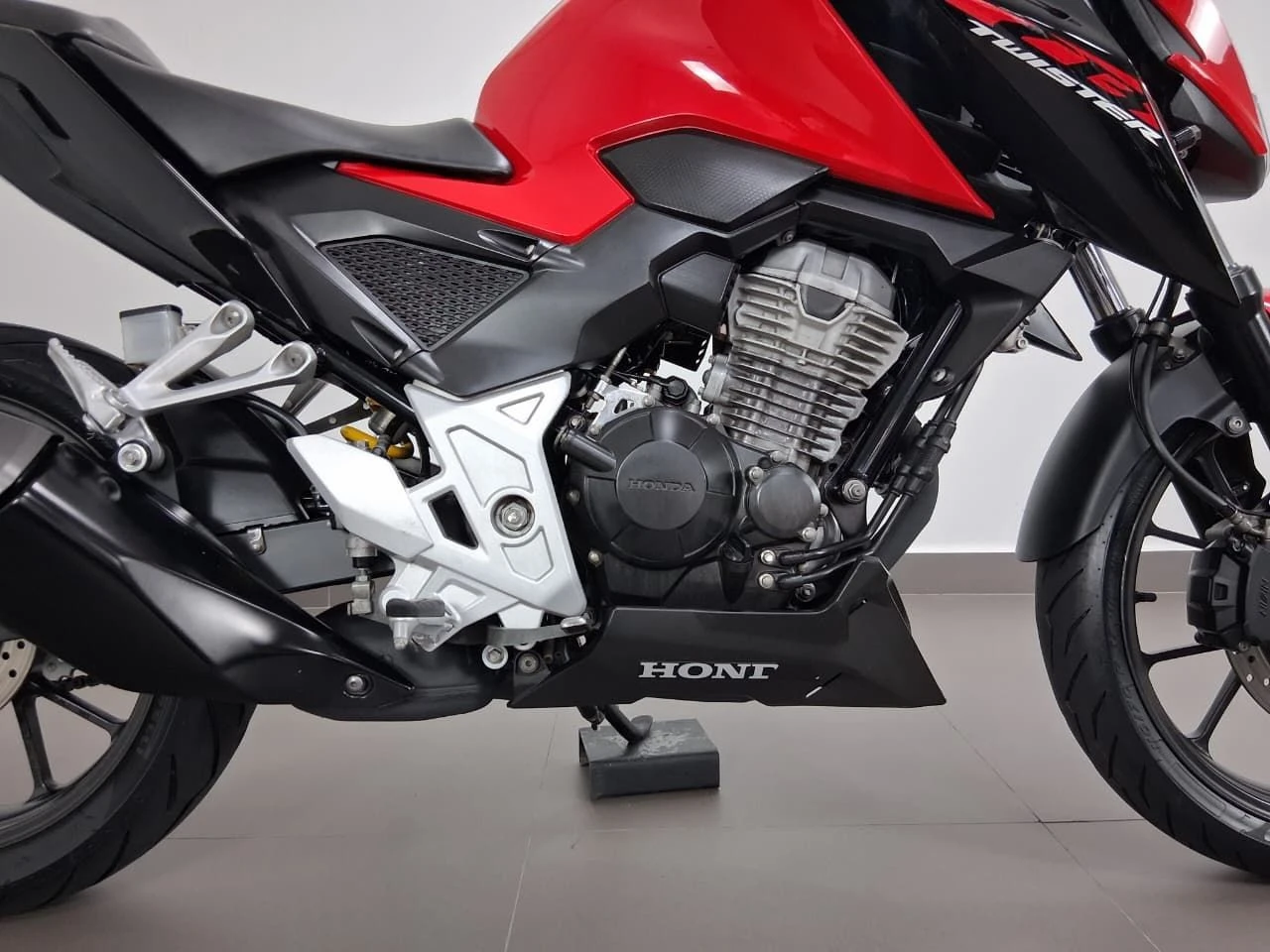 HONDA CB 300F TWISTER CBS