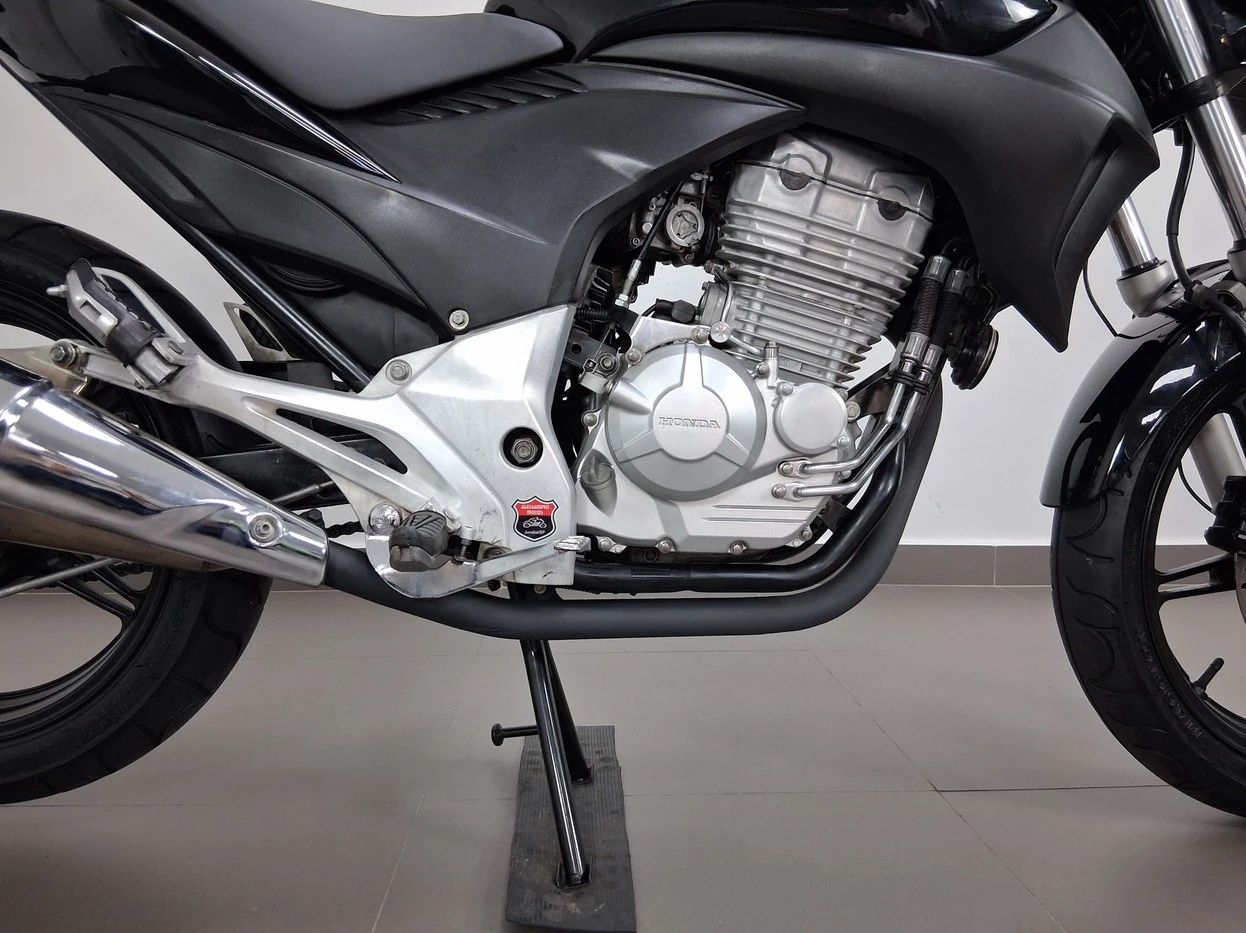 HONDA CB 300R