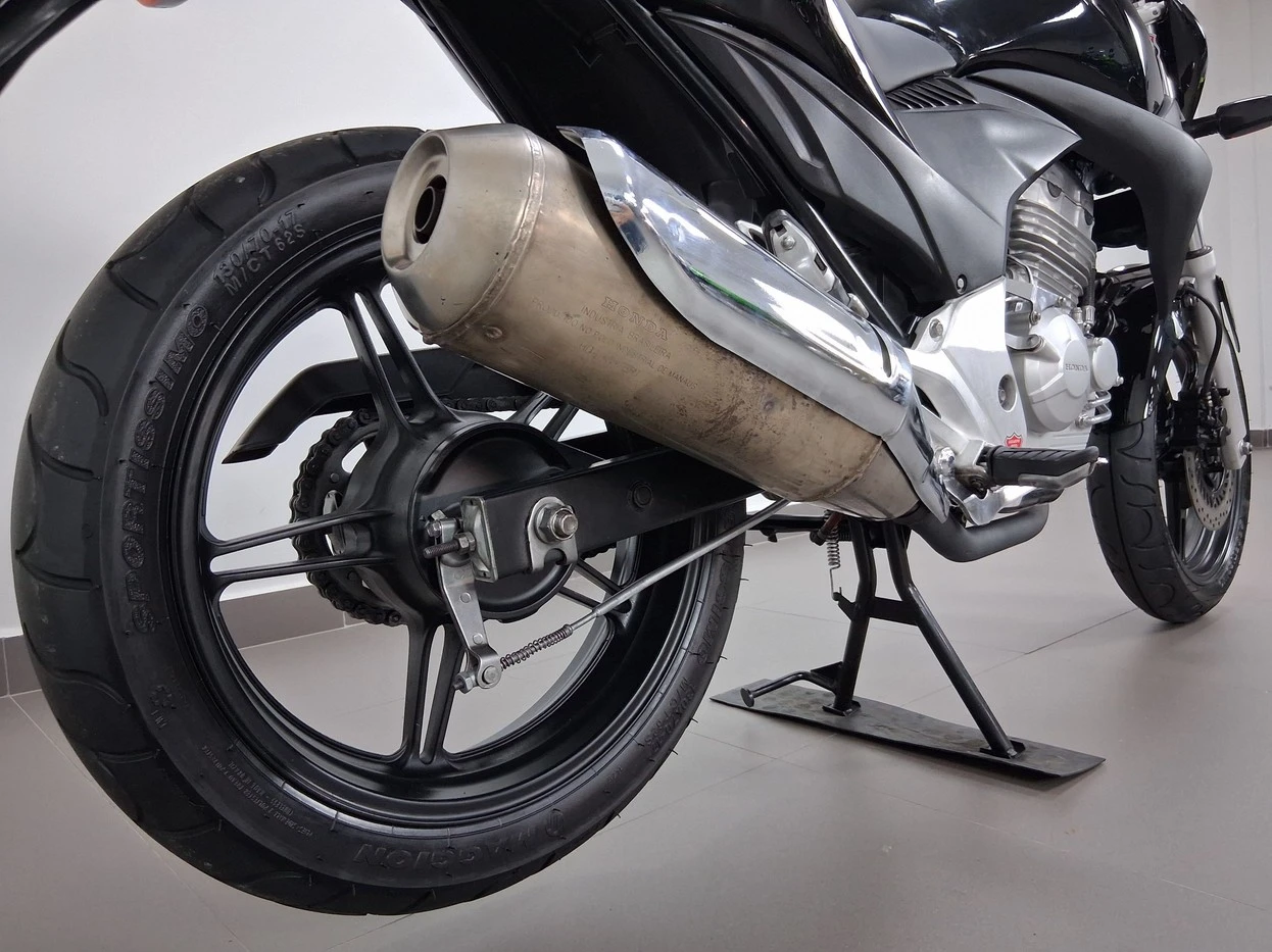 HONDA CB 300R