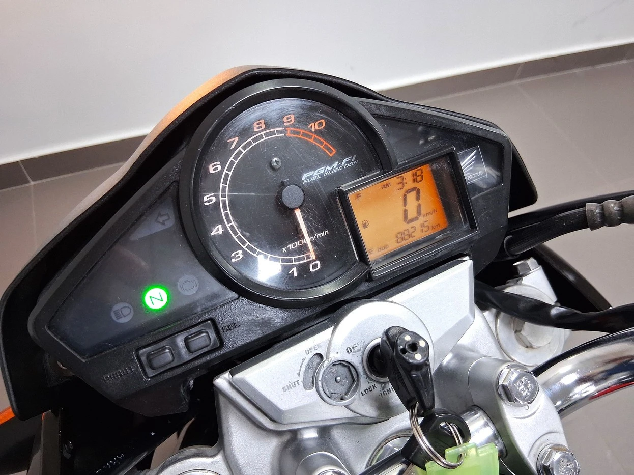 HONDA CB 300R
