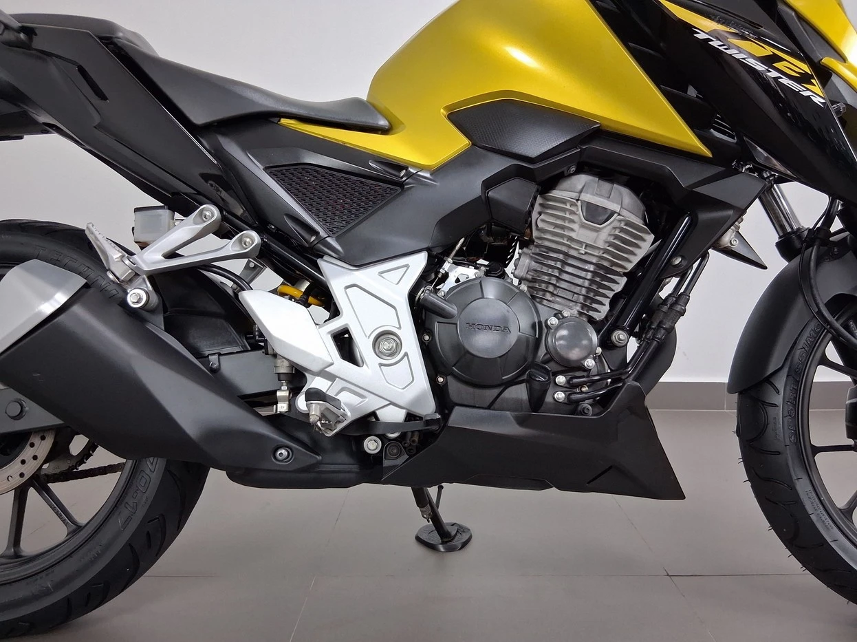 HONDA CB 300F TWISTER CBS