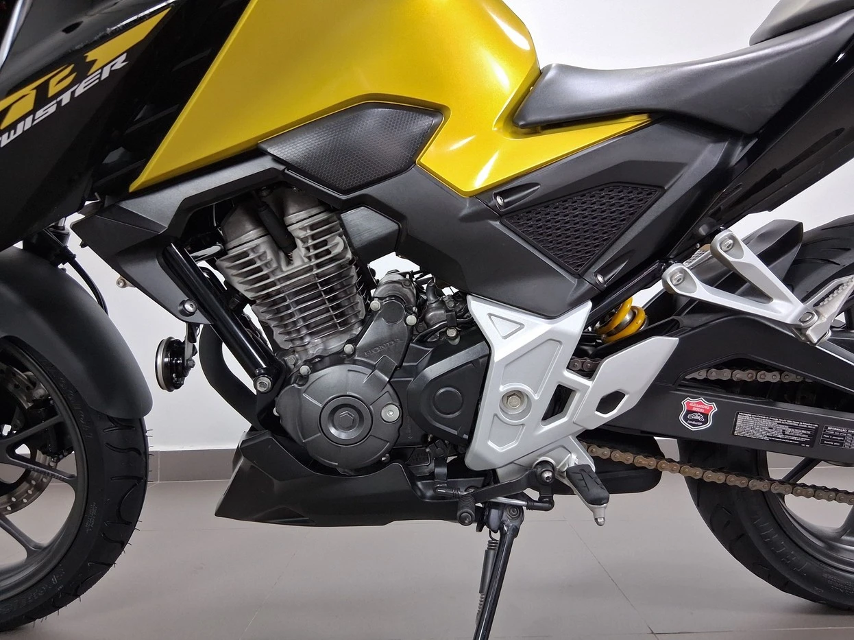 HONDA CB 300F TWISTER CBS
