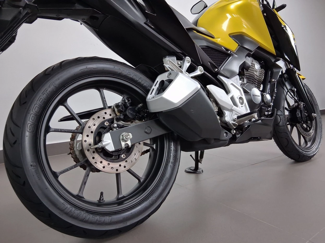 HONDA CB 300F TWISTER CBS