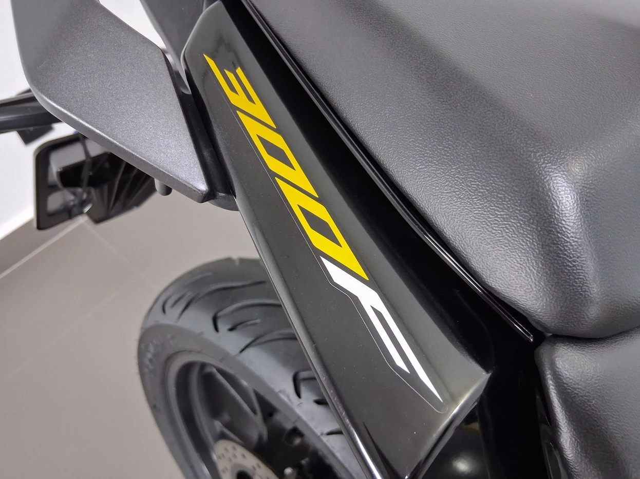 HONDA CB 300F TWISTER CBS