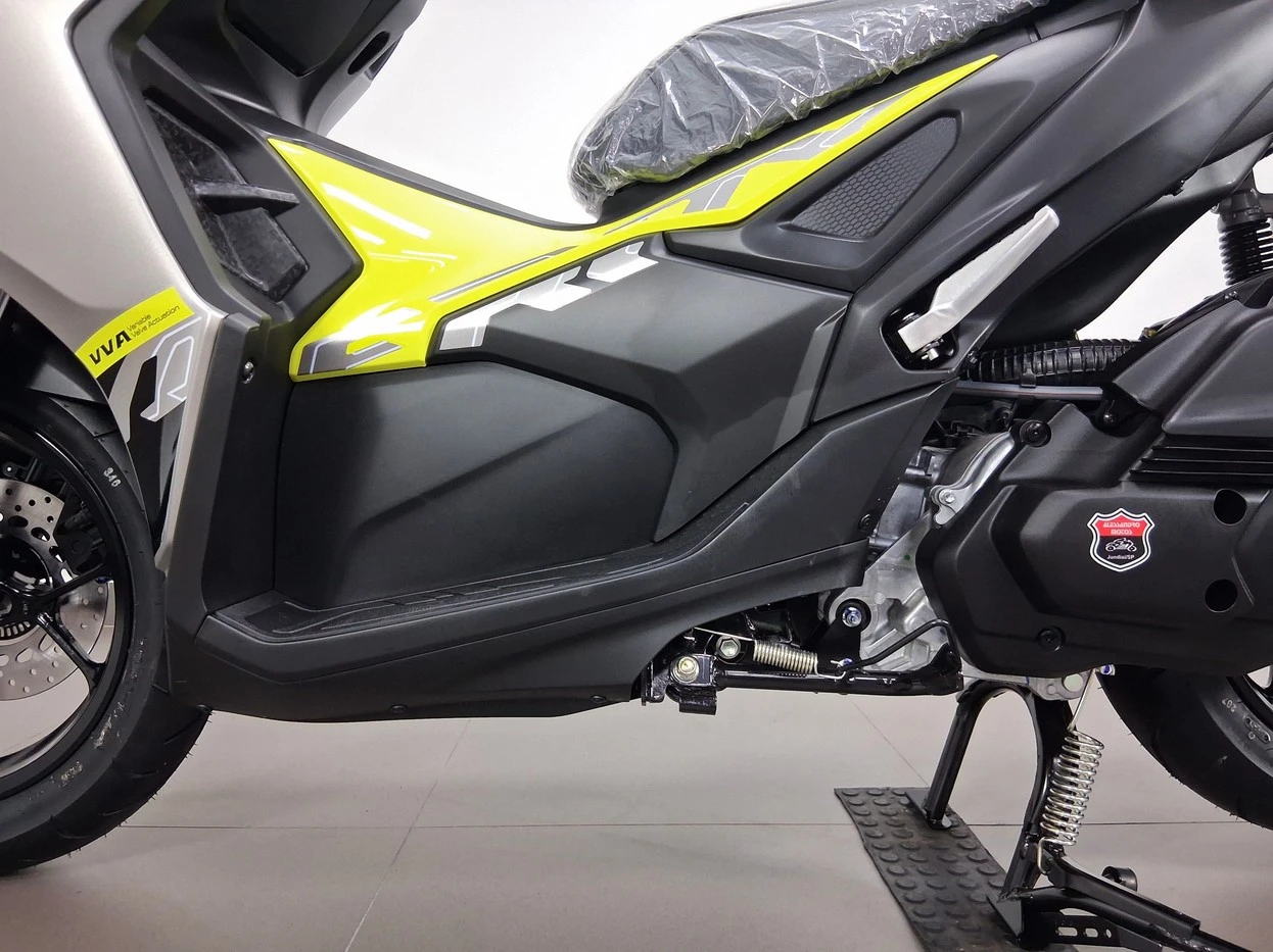 YAMAHA AEROX 160 ABS