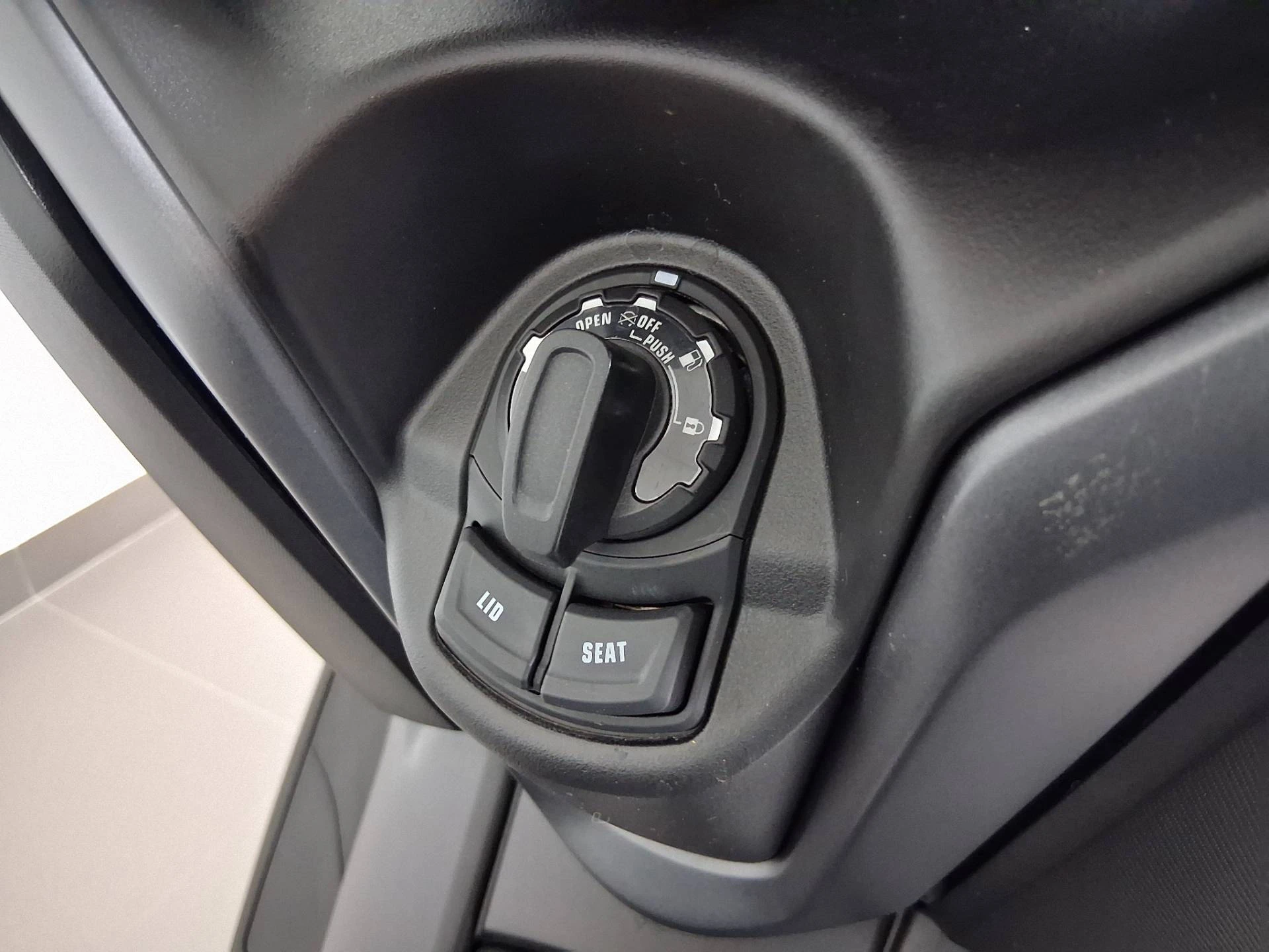 YAMAHA XMAX 300 CONNECTED ABS