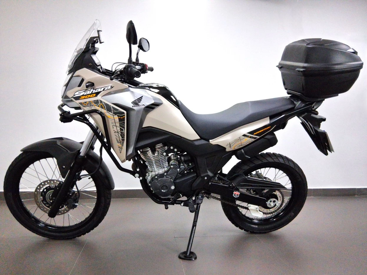 HONDA XRE 300 SAHARA ADVENTURE