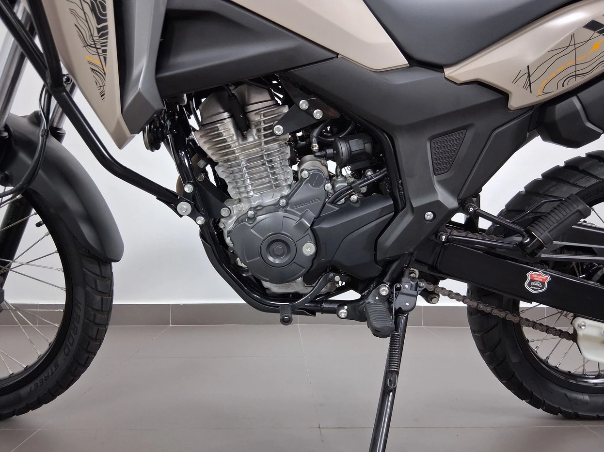 HONDA XRE 300 SAHARA ADVENTURE