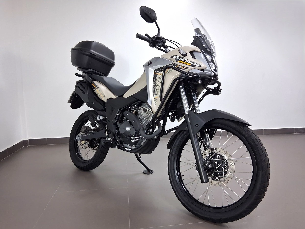 HONDA XRE 300 SAHARA ADVENTURE